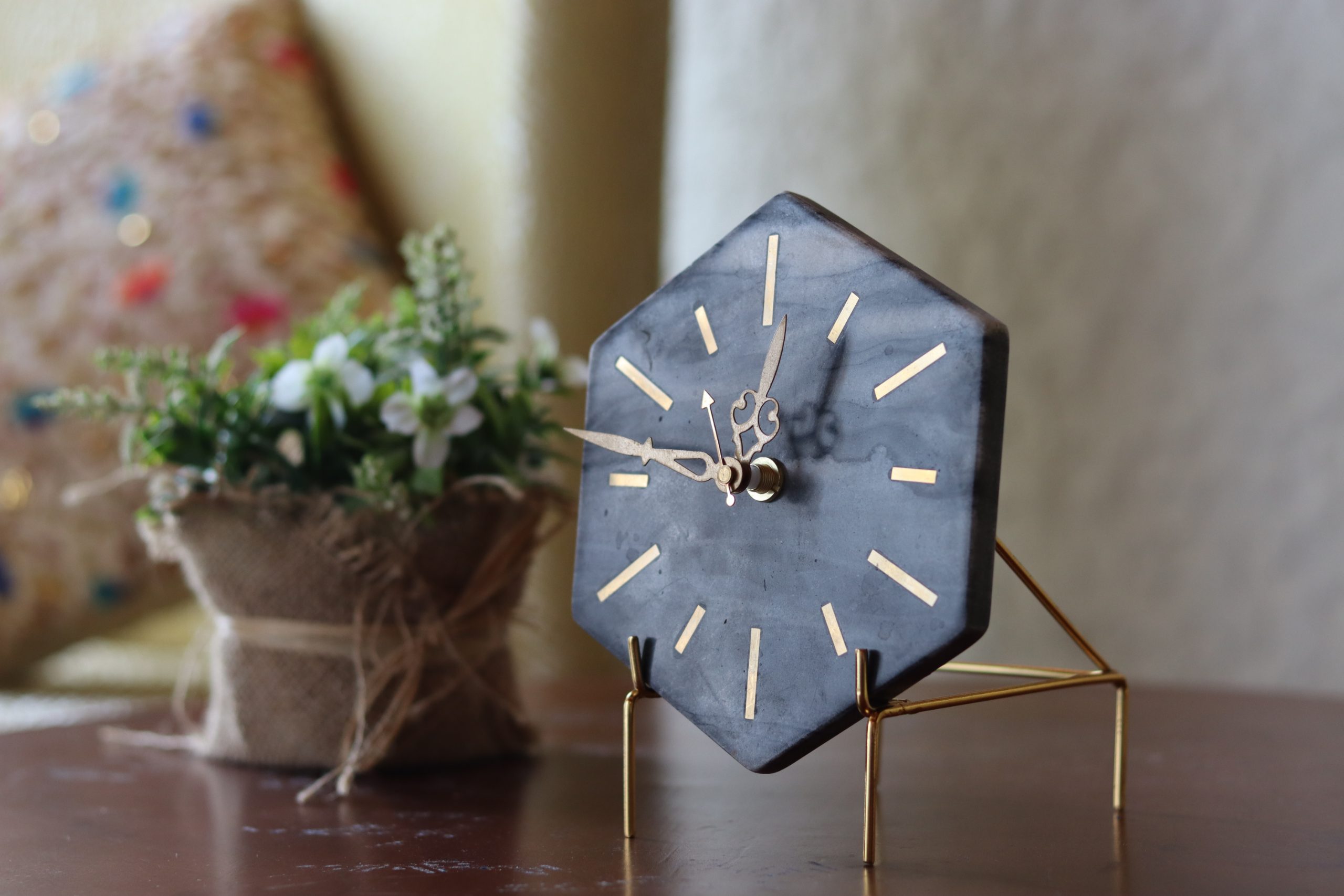 Sunehra Pal-Hexagon Black Marble Table Clock